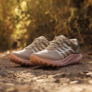 NEW  MERRELL Antora 3 Trail Running Sneakers in peach for women 825 5t3